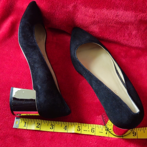 Ann Taylor Black Suede Leather Women's Pointy-Toe Shoes-Pumps - Size 8M - Picture 2 of 6
